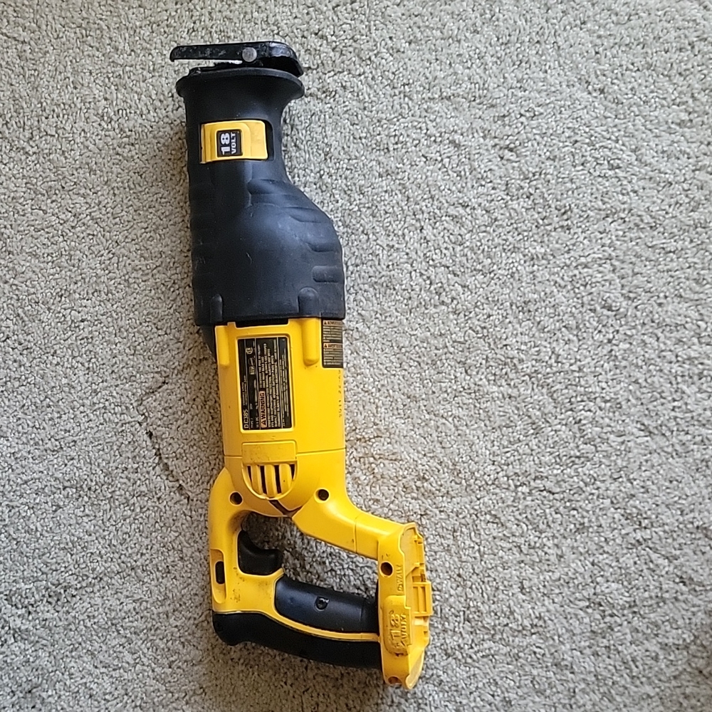 Reciprocating saw